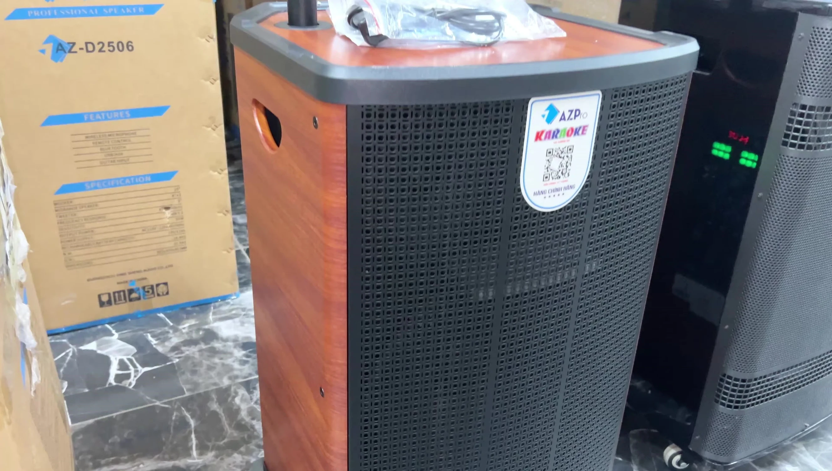 Hình ảnh các núm chỉnh trên loa AZ Pro 855