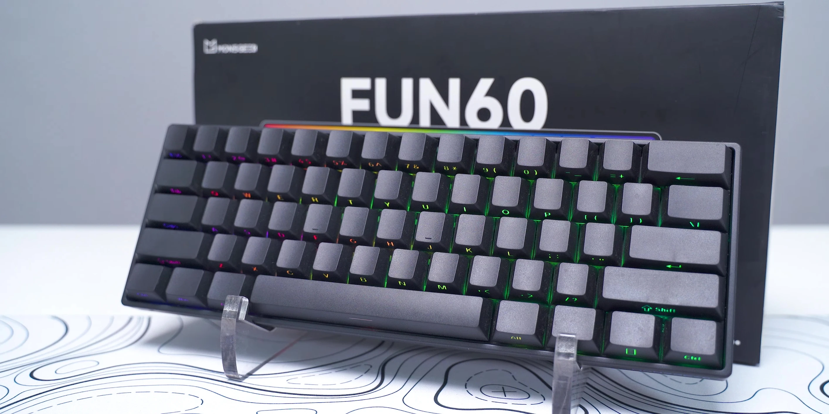 Ảnh cận cảnh bàn phím FUN60 HE, thể hiện layout 60%