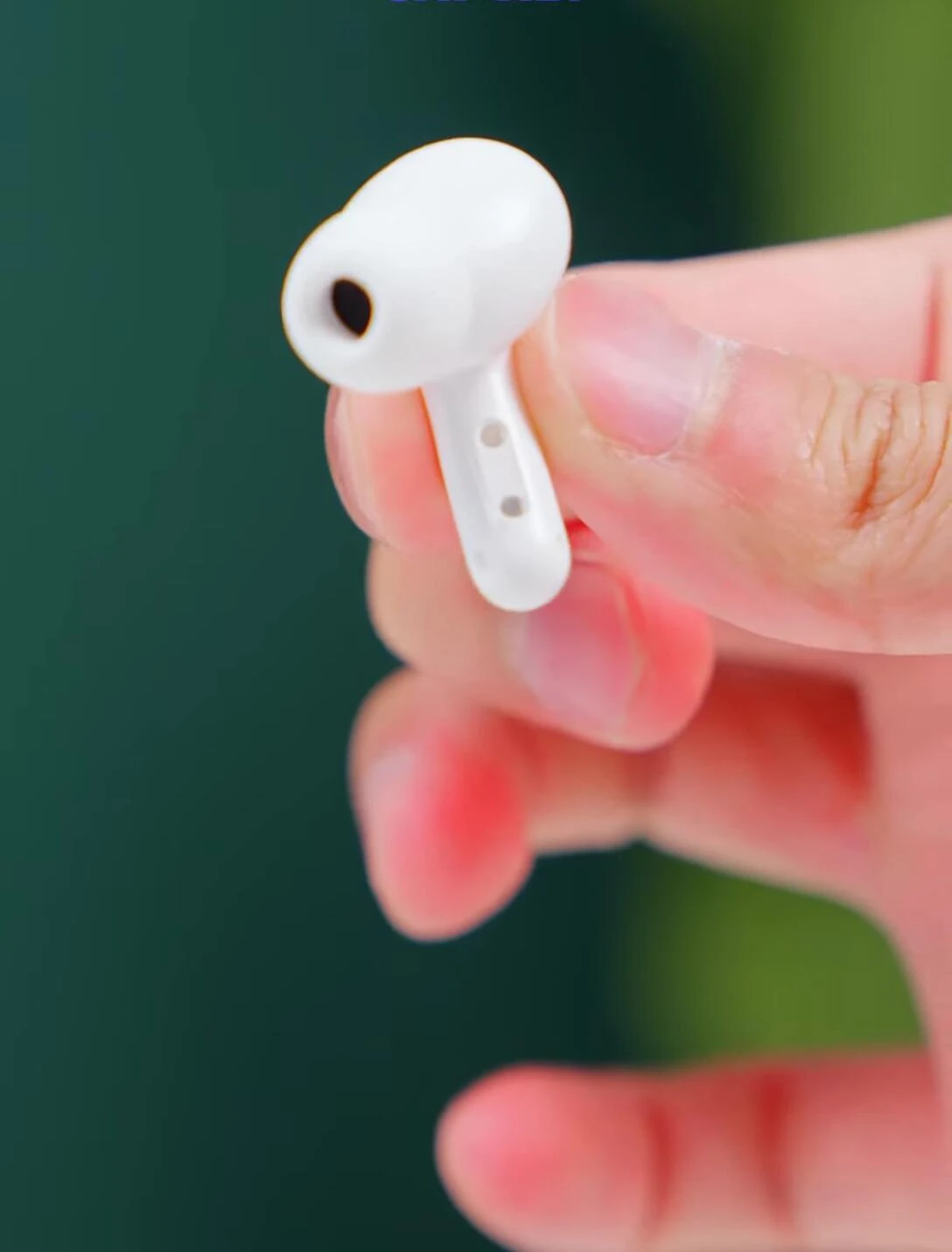 Hình ảnh cận cảnh tai nghe Redmi Buds 6