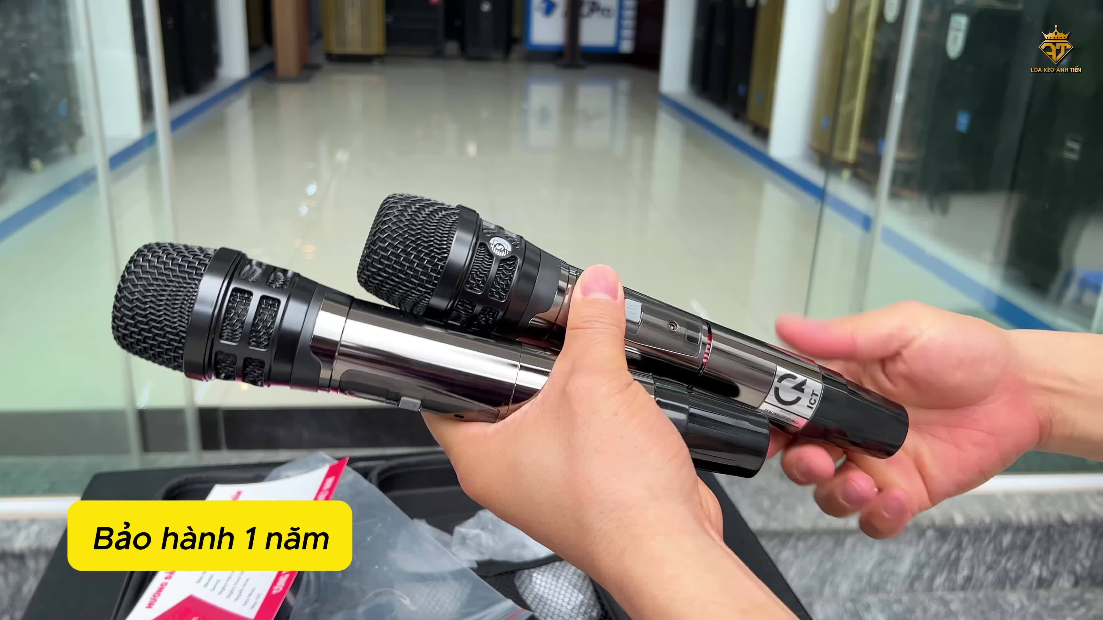 Hình ảnh tổng quan loa kéo, nổi bật thiết kế kim loại