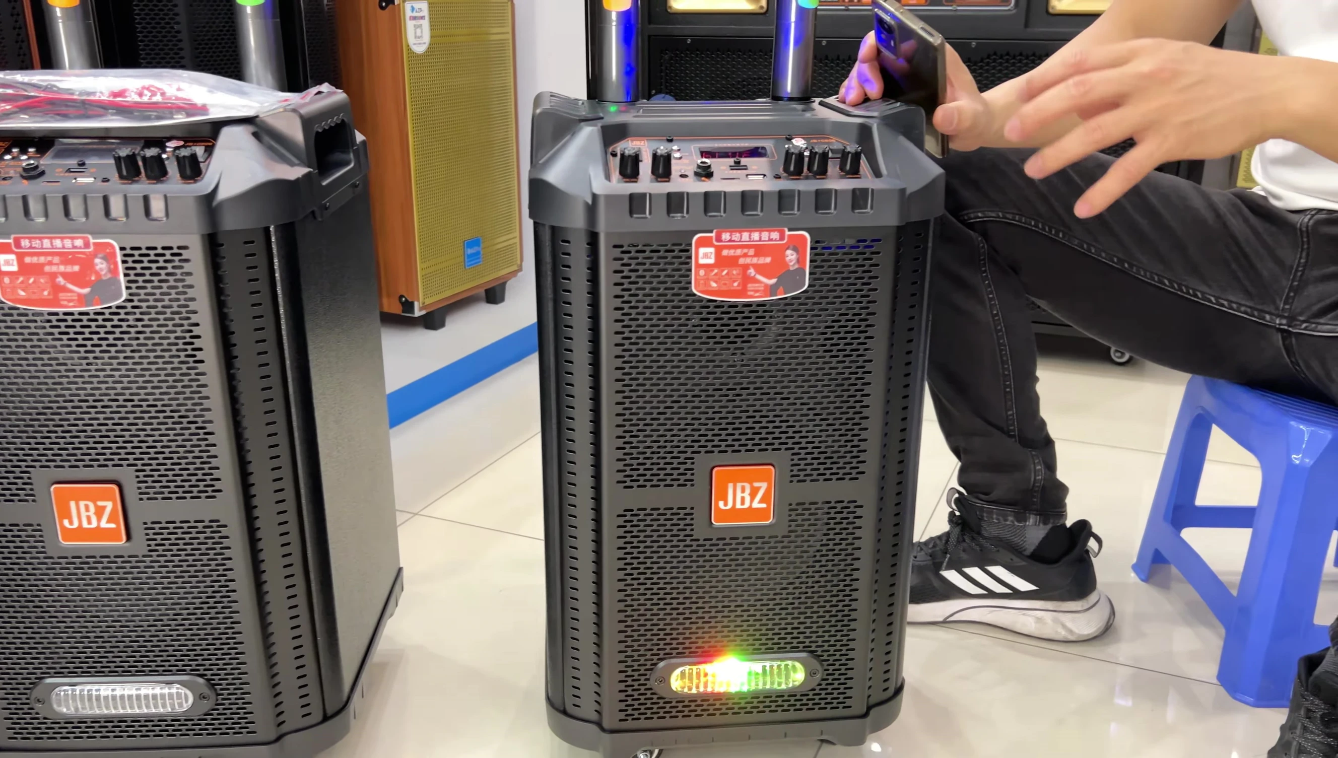 Hình ảnh nhấn mạnh độ bền của loa JBZ