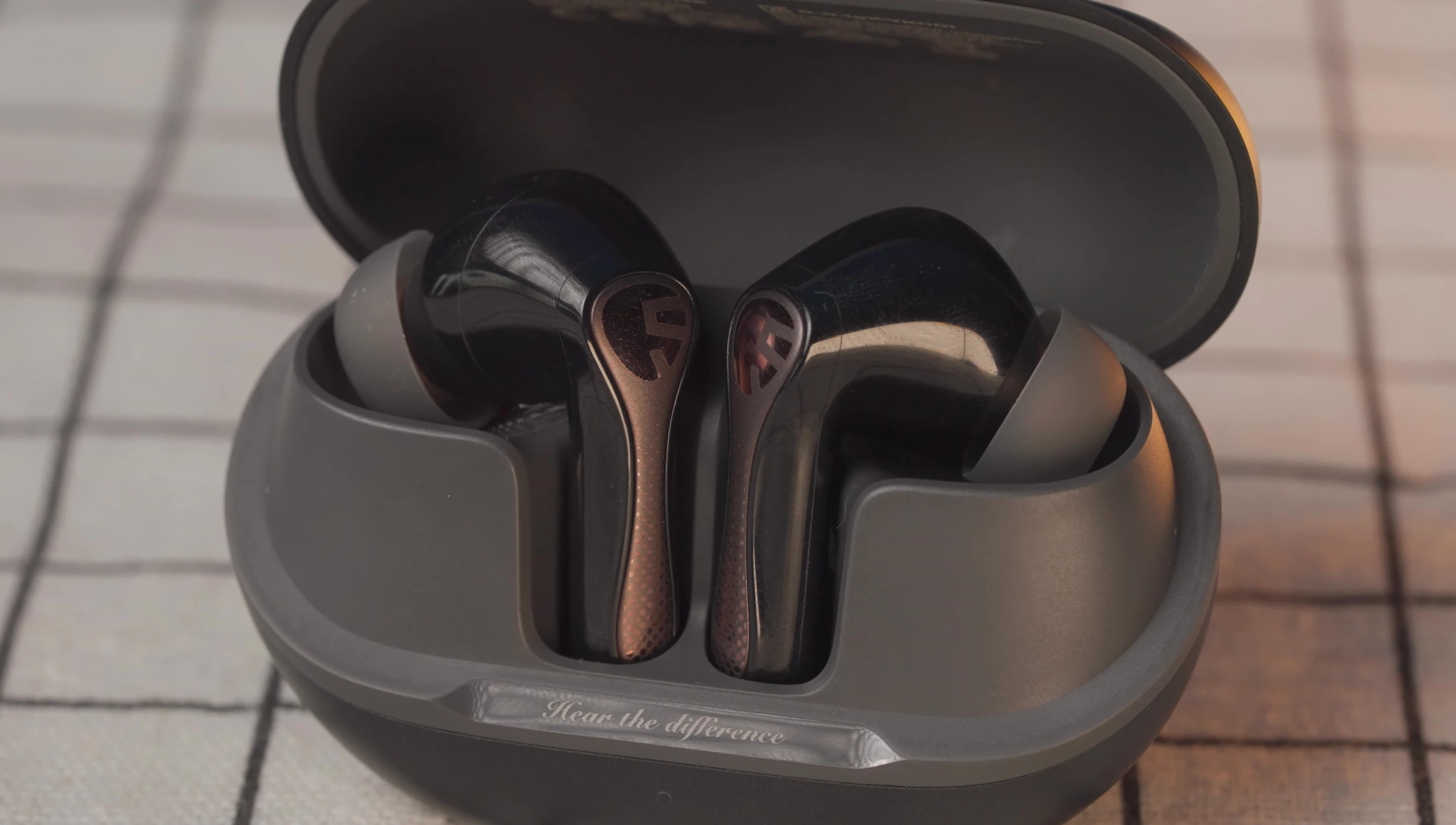 Đoạn video minh họa chất lượng cuộc gọi trong môi trường yên tĩnh