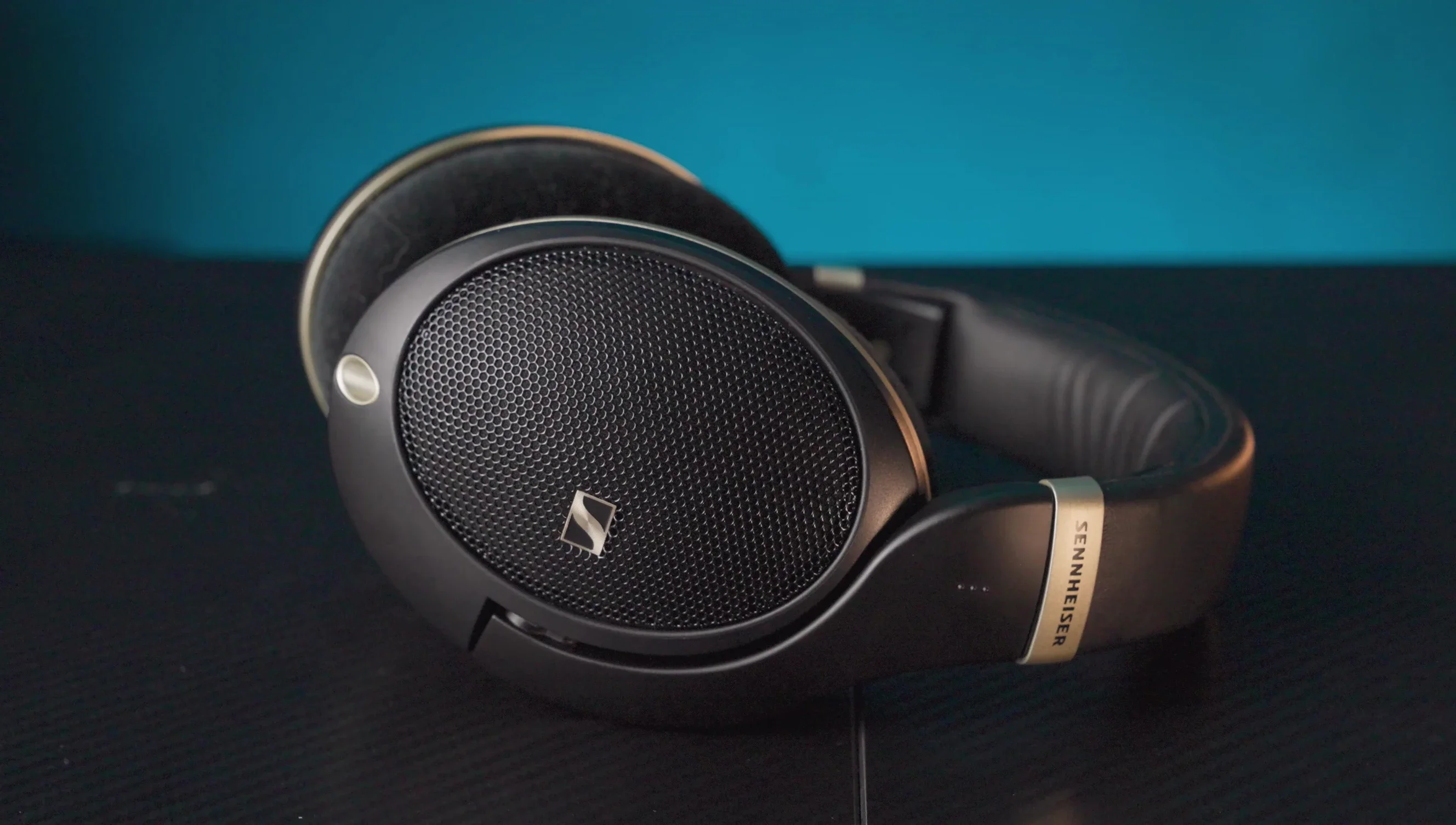 Sennheiser HD 550 vs HD 505: So sánh chi tiết, đâu là lựa chọn hoàn hảo?