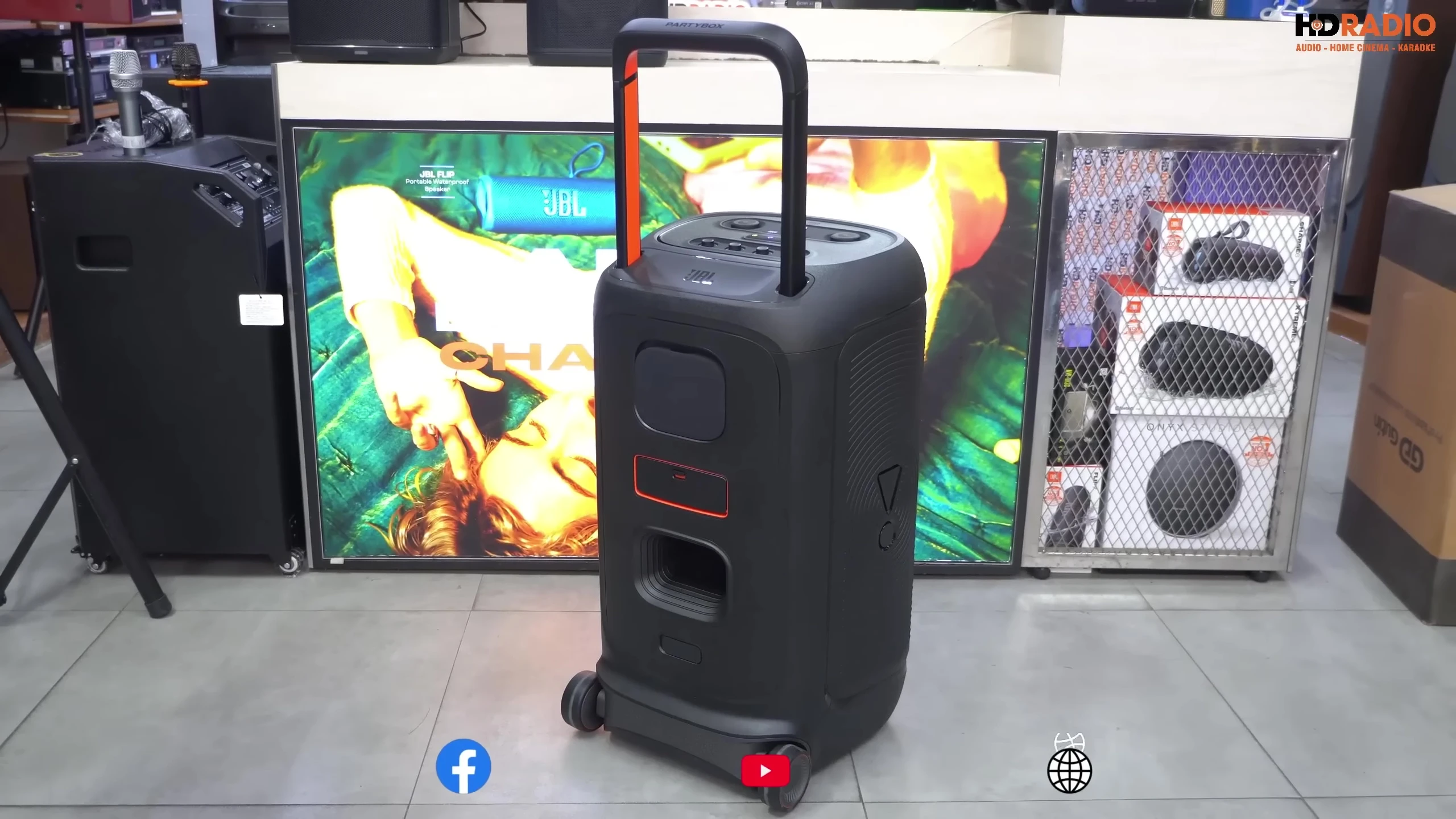 Phần kết nối phía sau loa