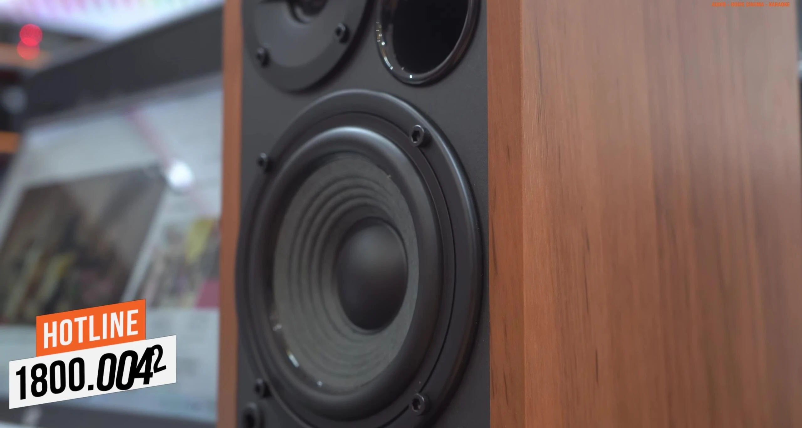 Hình ảnh cận cảnh củ loa bass và treble của Edifier R1280DBS