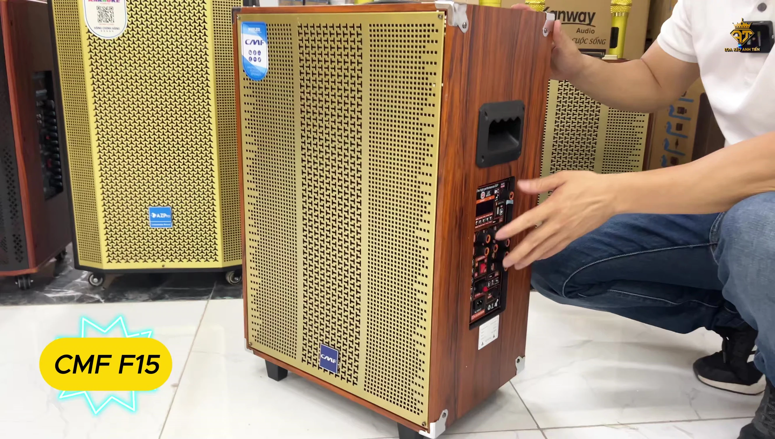 Hình ảnh cận cảnh bo mạch 9 núm chỉnh