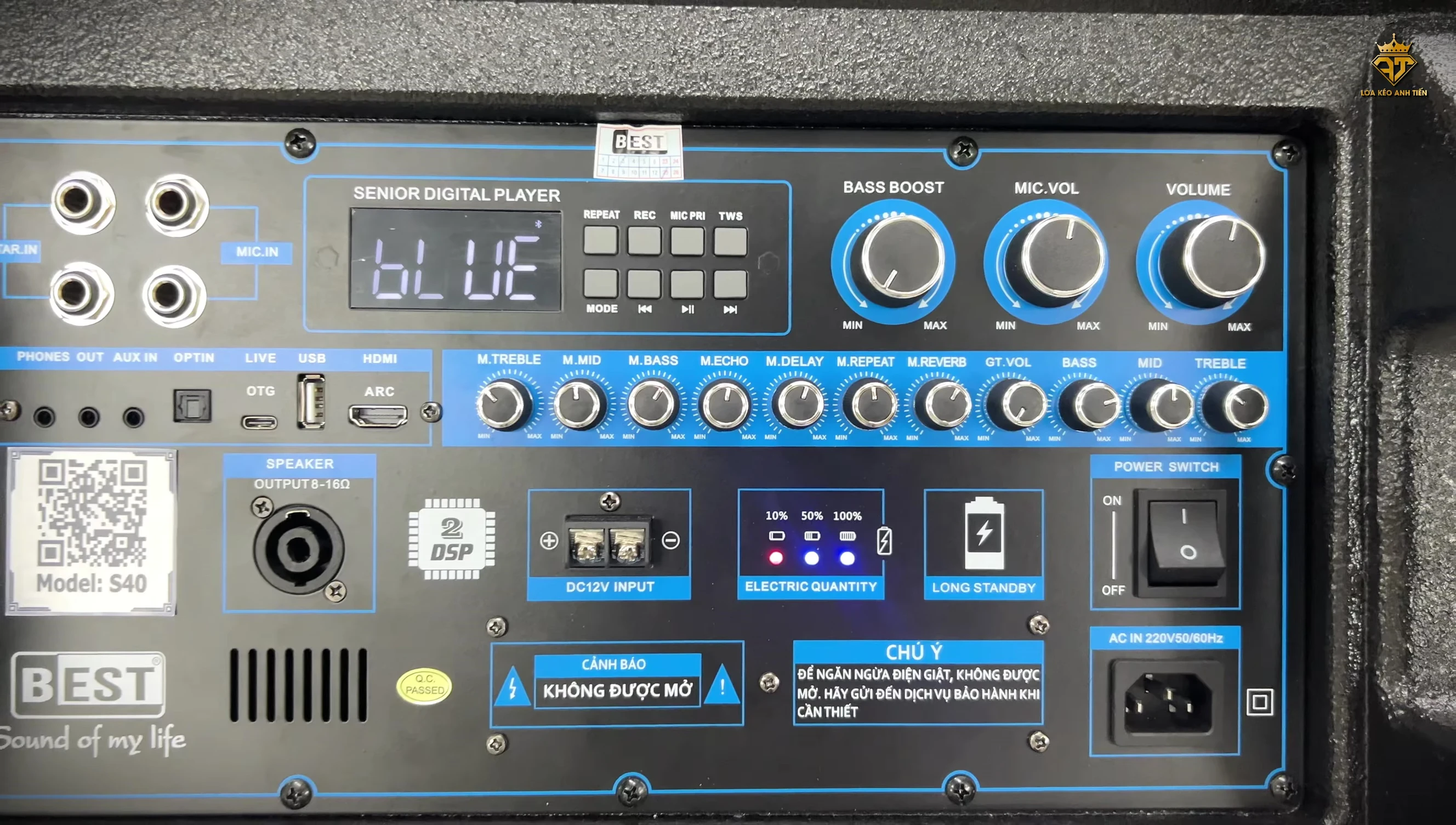 Ảnh hướng dẫn cách giữ khoảng cách giữa micro và loa