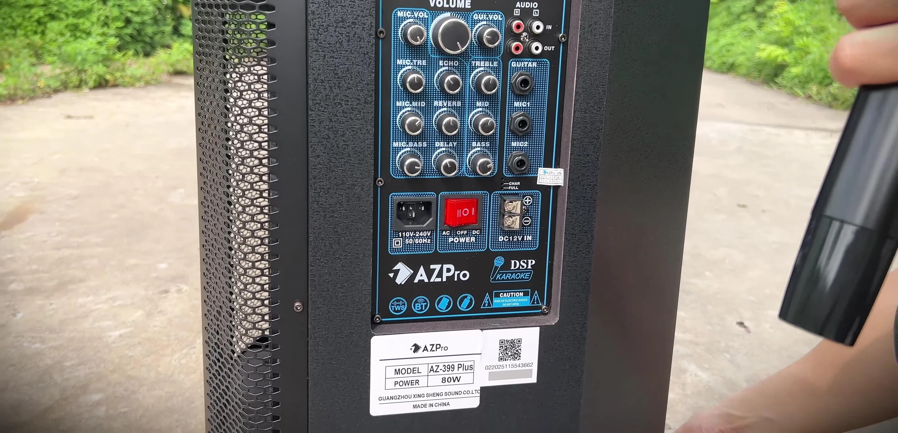 Thiết kế loa với 4 bánh xe